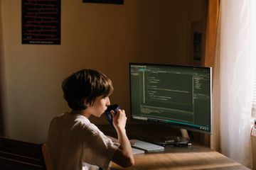 Cara Memberikan Edukasi tentang Cyber Bullying, Materi Sosiologi Kelas XI Kurikulum Merdeka