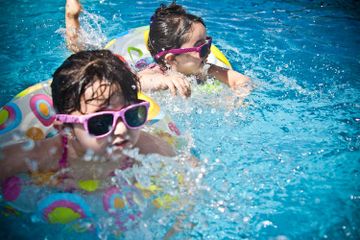 20 Kosakata Bahasa Inggris tentang Perlengkapan Berenang