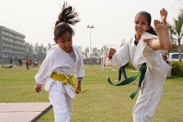 5 Jenis Teknik Tendangan dalam Pencak Silat, Materi PJOK Kelas XI