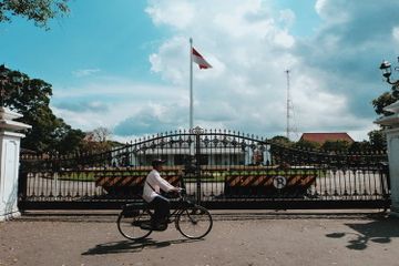 Wakil presiden di Indonesia memiliki hak dan kewajiban tersendiri.
