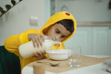 Apa Perbedaan Susu Sapi dan Susu Kambing?