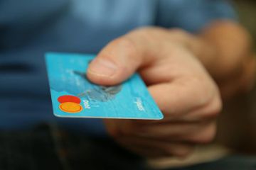 Modal finansial merupakan salah satu faktor yang memengaruhi indeks kesejahteraan.