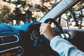 Mengapa Setir Mobil di Indonesia Berada di Sebelah Kanan?