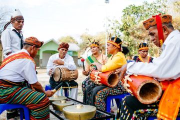 Kolaborasi budaya antar negara ialah salah satu strategi yang efektif untuk mengenalkan budaya setiap negara ke seluruh dunia,