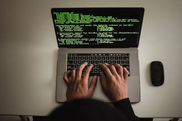 5 Jenis Interaksi Manusia dengan Komputer, Materi Informatika Kelas X Kurikulum Merdeka