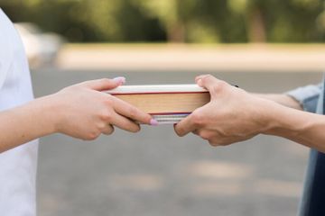 Kelebihan dan Kelemahan Sistem Barter, Materi Ilmu Pengetahuan Alam dan Sosial Kelas IV