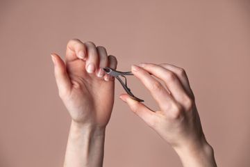 Benarkah Berbagi Gunting Kuku dengan Orang Lain Tidak Boleh Dilakukan?