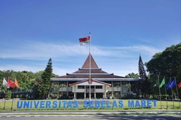 UNS menyediakan berbagai program pendidikan mulai dari jenjang vokasi, sarjana, magister, dan doktoral.
