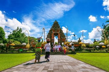 Pertukaran budaya penting dilakukan antarbudaya yang berbeda-beda.
