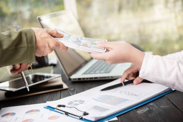 Transaksi keuangan memiliki beberapa bukti eksternal dalam sumber pencatatannya.