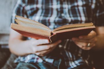Struktur dan Bahasa Gurindam, Materi Bahasa Indonesia Kelas XII Kurikulum Merdeka
