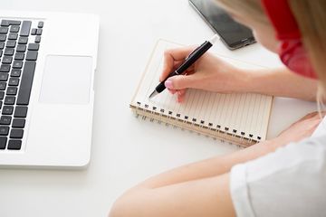 10 Contoh Kalimat Bahasa Inggris Menggunakan Articles A dan An