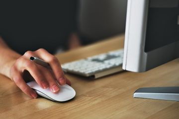 Hadirnya etnografi digital bisa juga memberikan dampak negatif.