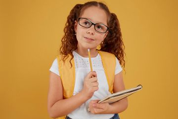 Pada buku Bahasa Inggris Kelas IX Kurikulum Merdeka, halaman 67, terdapat soal Worksheet 1.23.