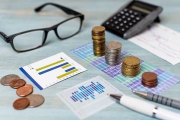 Lembaga Keuangan Bukan Bank disingkat menjadi LKBB.
