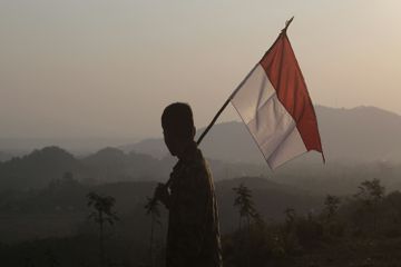 Membangun sikap nasionalisme memiliki banyak tantangan tersendiri.