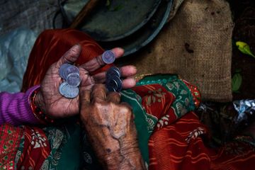 Pengentasan kemiskinan adalah salah satu penerapan sosiologi dalam pembangunan.