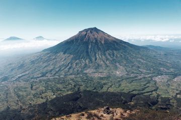 4  Status Gunung Api di Indonesia