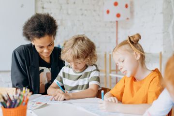 Daftar 30 Kosakata Bahasa Indonesia yang Diserap dari Bahasa Portugis