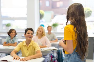 6 Hal yang Biasa Disampaikan saat Memperkenalkan Diri atau Introducing Yourself, Materi Bahasa Inggris Kelas VII Kurikulum Merdeka