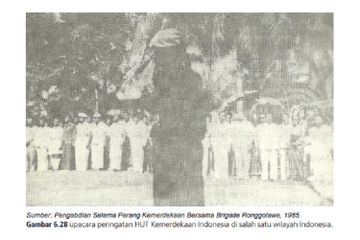 (tangkapan layar) Terdapat soal Latih Ulangan Akhir Bab 6: 'C. Proklamator dan Peran Para Tokoh Sekitar Proklamasi' buku Sejarah kelas XI di halaman 136.
