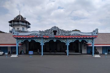 Apa yang Dimaksud dengan Basa Kedhaton? Ini Pengertian dan Contoh Kosakatanya