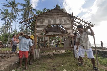 Gotong royong merupakan konsep dalam budaya Indonesia yang mencerminkan semangat kerja sama.