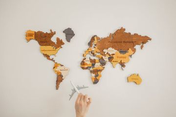 Ilmu geografi adalah ilmu yang mempelajari tentang Bumi dan segala fenomena yang terjadi di atasnya.