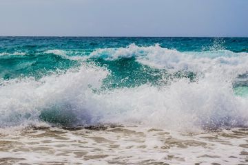 Kenapa Laut Berombak?