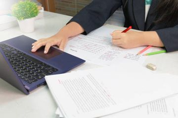 Kalimat Penutup Surat dalam Bahasa Inggris, Apakah "Best Regards" Tepat?