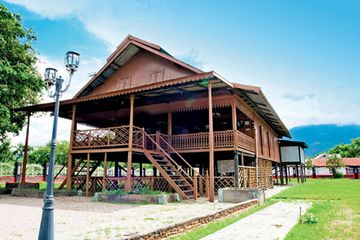 41+ Gambar Rumah Adat Suku Bugis Di Sulawesi Selatan Background