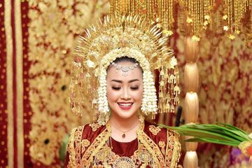 Suntiang Hiasan Kepala Pengantin Anak Daro Minangkabau Bobo