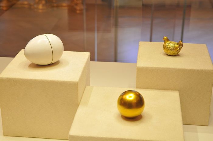 Telur hadiah Czar Alexander III untuk istrinya sekarang disimpan di Museum