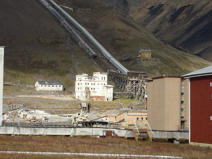 Kota Hantu Pyramiden, Svalbard