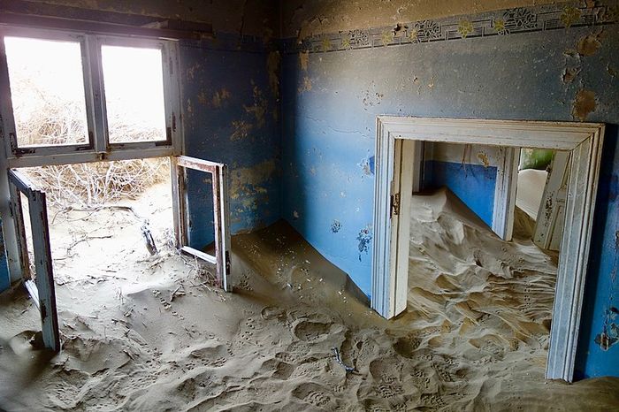 Kota Hantu Kolmanskop