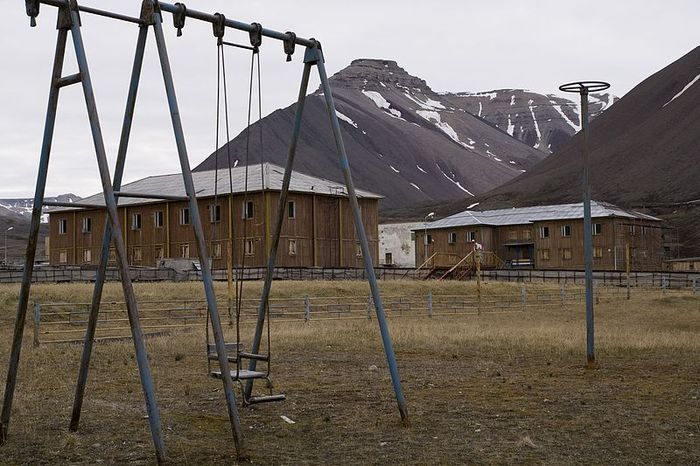 Kota Hantu Pyramiden, Svalbard