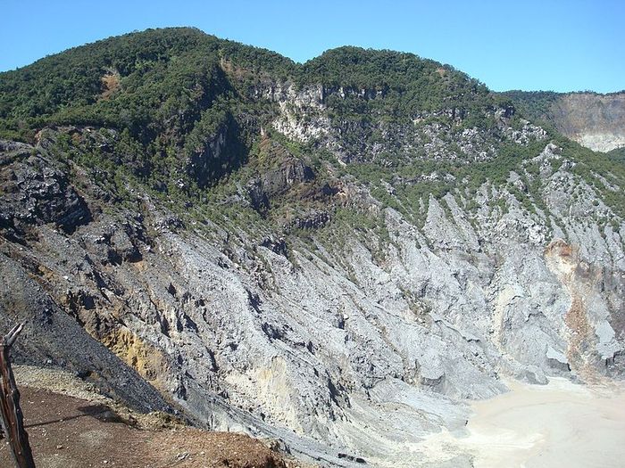 Tangkuban Perahu