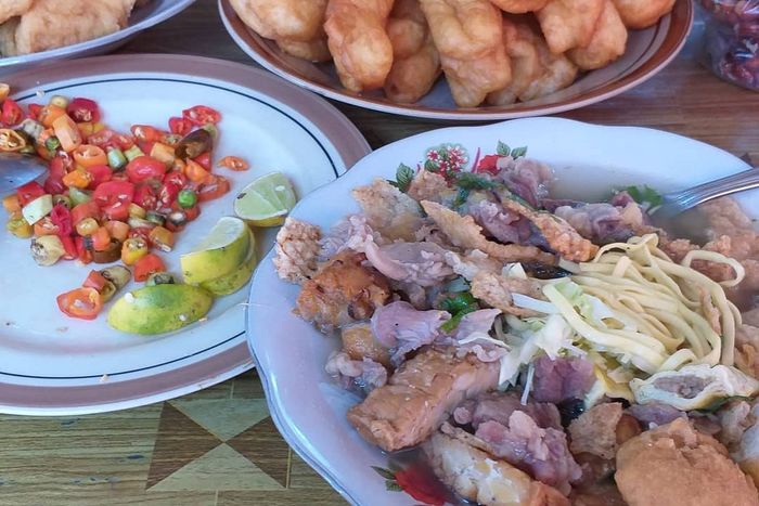 Bakmi Toprak Yu Nani salah satu warung bakmi ketoprak yang terkenal di Solo