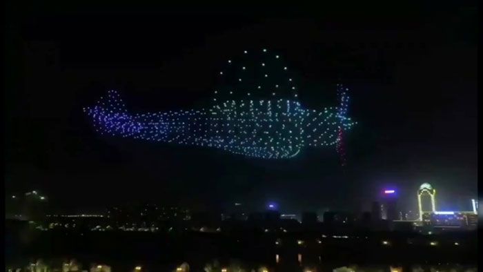 Ratusan drone membentuk helikopter di Nanchang Flight Convention 2019