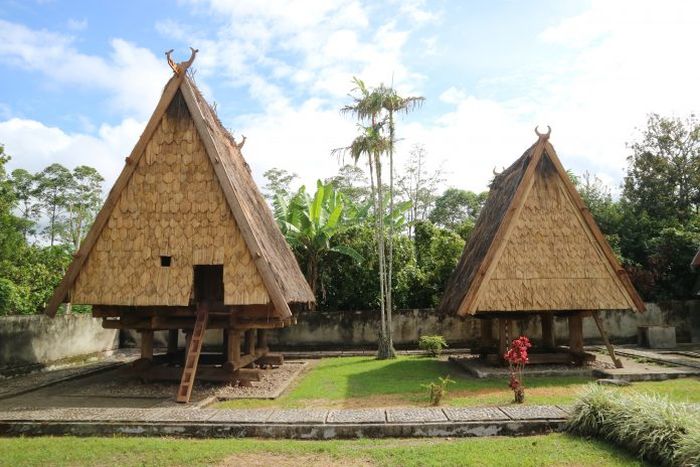 Yuk Kenalan Dengan 3 Model Rumah Adat Maluku Beserta Keunikannya