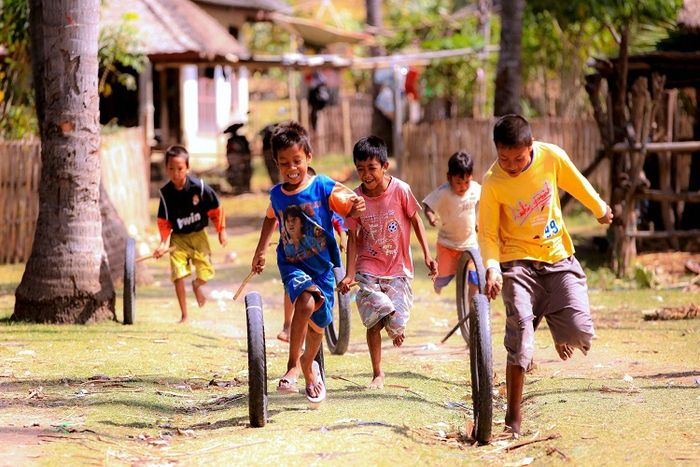 Teman sepermainan memiliki tujuan rekreatif.