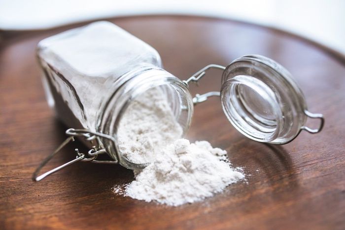 Baking powder adalah bahan pengembang kue.