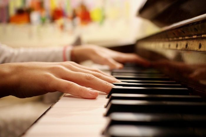 Lagu anak yang bernuansa ceria banyak yang menggunakan tangga nada diatonis mayor.