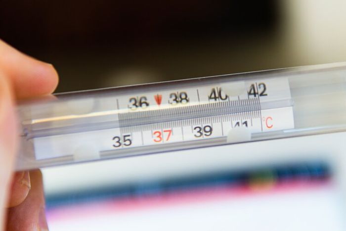 Zat cair di dalam temperatur menggunakan alkohol jenis tertentu.