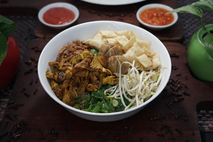 Siu Mie merupakan hidangan yang wajib ada di dalam perayaan Imlek.