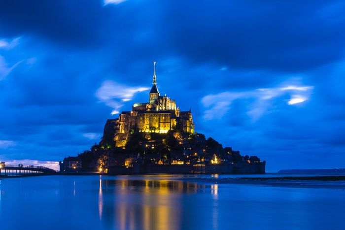 Wujud rumah rapunzel di Perancis.