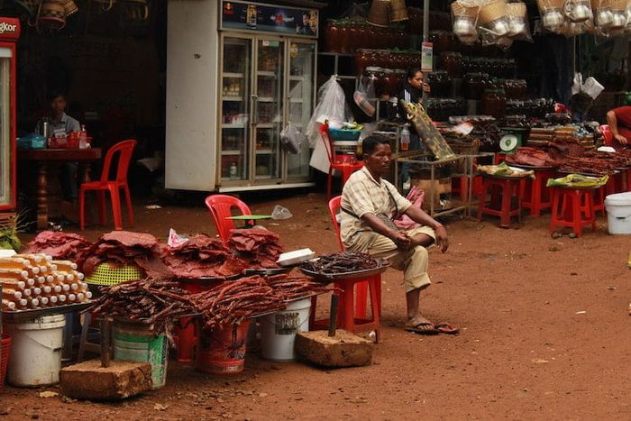 Salah satu miskonsepsi yang umum adalah pandangan bahwa antropologi hanya mempelajari masyarakat yang disebut primitif atau yang hidup di daerah terpencil.