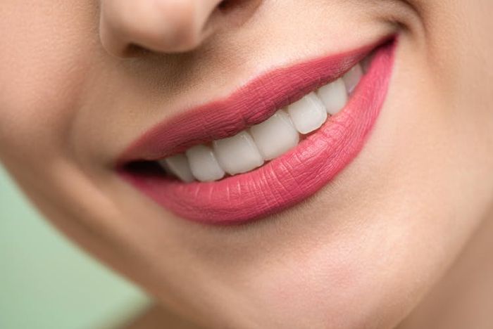 Bibir dalam bahasa Sunda 'loma' disebut 'biwir'.