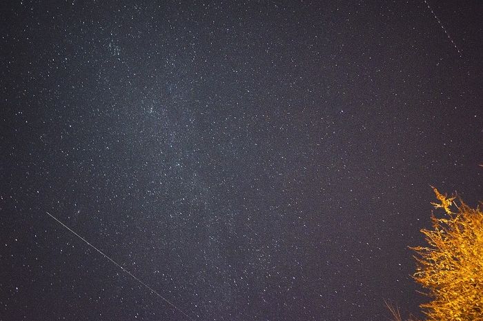 Bagaimana proses terjadinya hujan meteor?