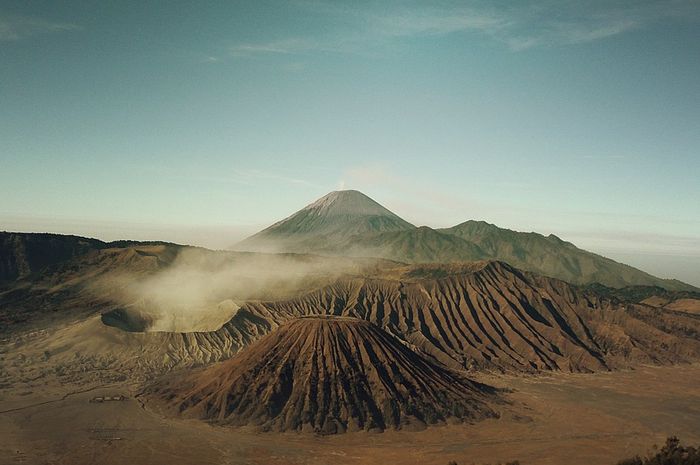 Bagian bumi yang menonjol tinggi dengan ketinggian puncaknya di atas 600 m adalah